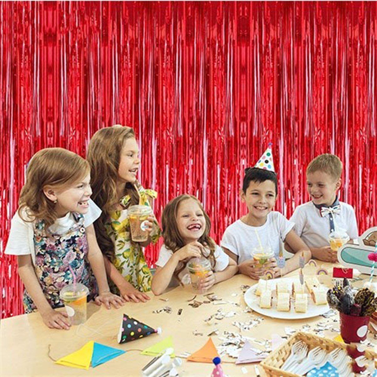 Kırmızı Arka Fon Duvar Perdesi 270 cm